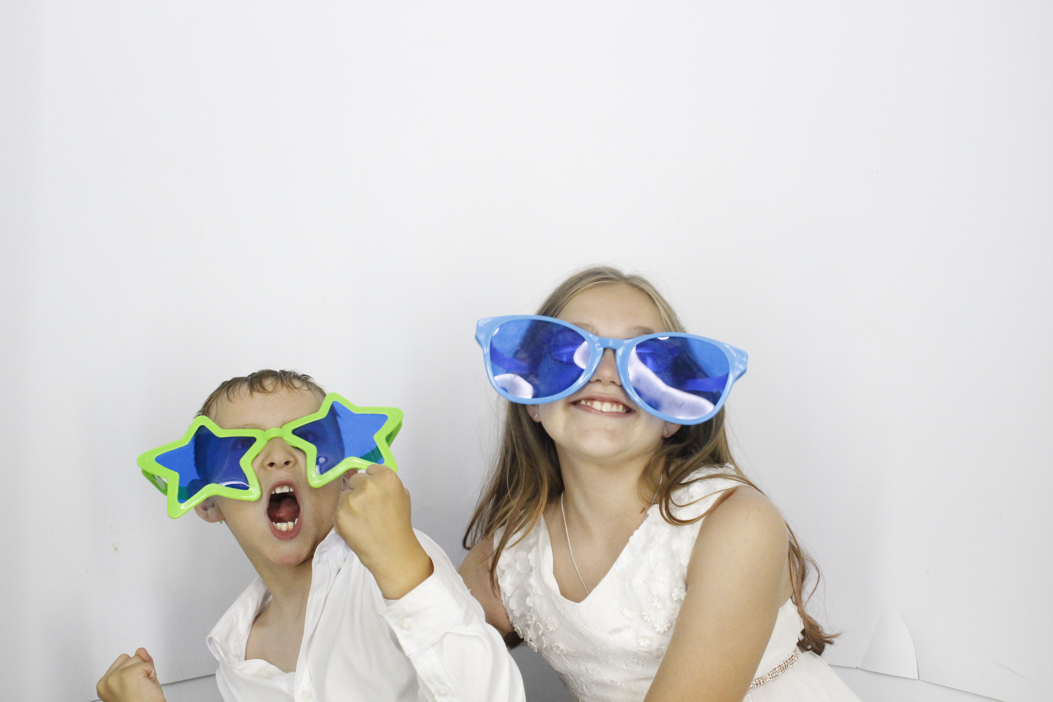 Sam & Rachel's Wedding | View more photos from the event at gallery.myphotoboothexperience.co.uk/u/MyPhotoBoothExperienceLtd/Sam-Rachels-Wedding